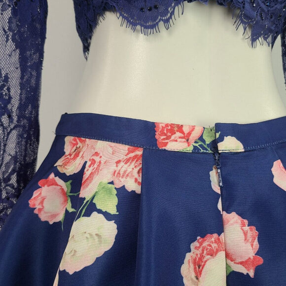 Sheri Hill Two Piece Floral Skirt Lace Top Size S/M - Picture 11 of 16